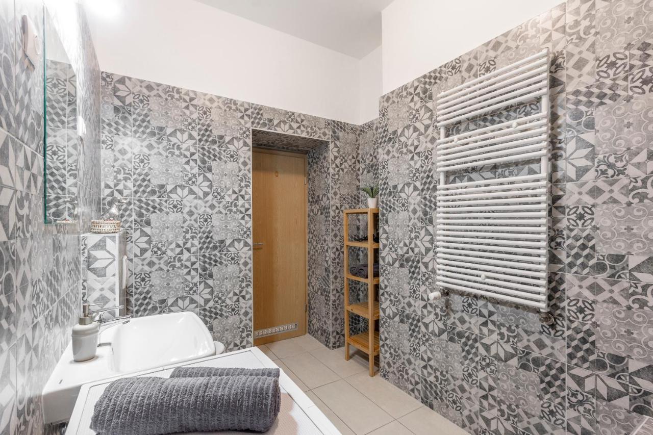 Central Gozsdu Apartment In The Party Street Budapešť Exteriér fotografie