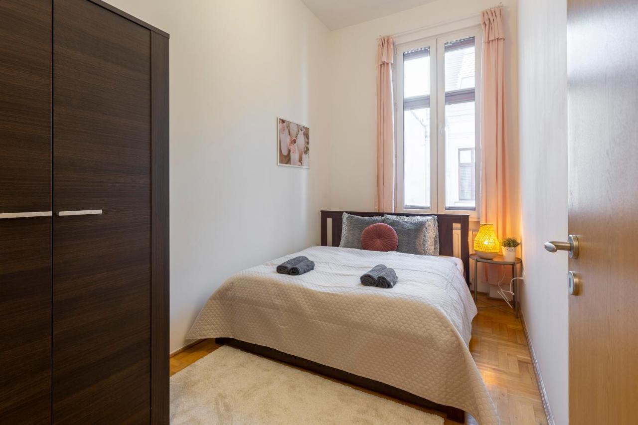 Central Gozsdu Apartment In The Party Street Budapešť Exteriér fotografie