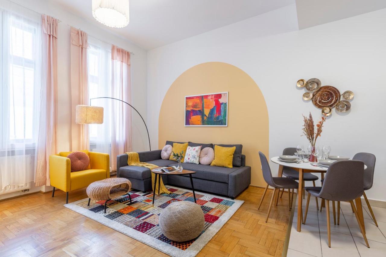 Central Gozsdu Apartment In The Party Street Budapešť Exteriér fotografie